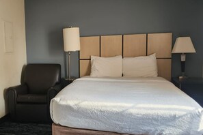 Room - Coratel Suites Extend Stay MSP Airport-Luxury Queen Studio Suites Kitchenette NS (Richfield)
