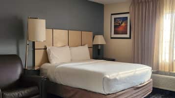 1 bedroom, desk, WiFi (free)