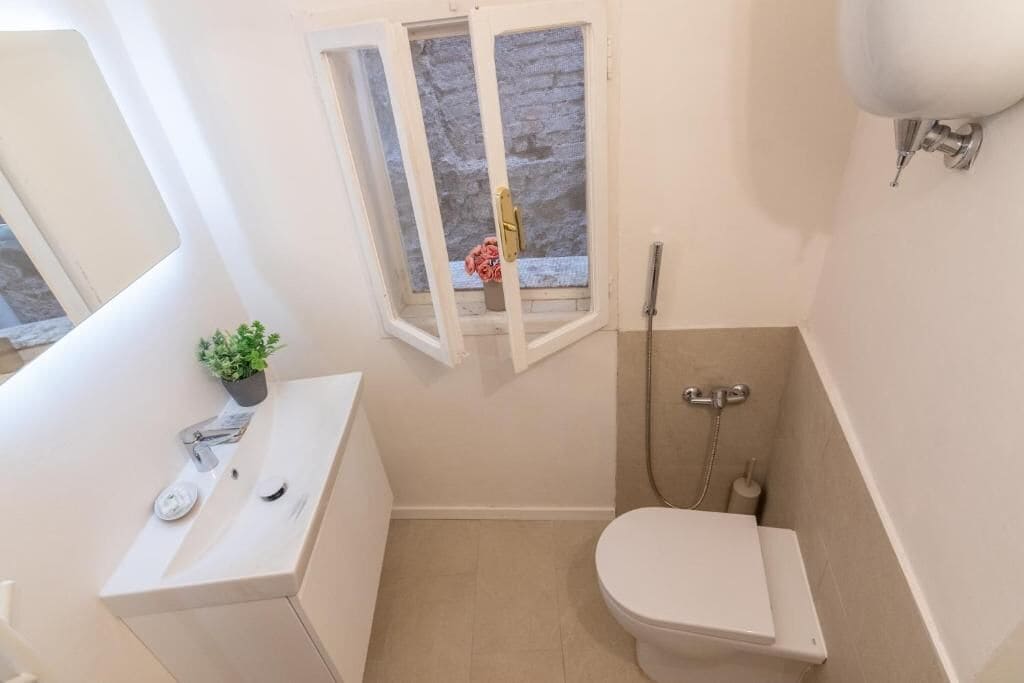 Apartment | Bathroom