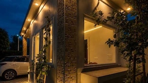 Exterior detail - Rangoli Garden Homestay (Varanasi)