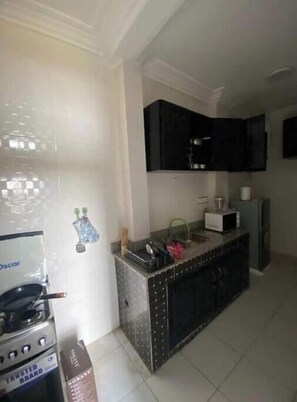 Private kitchen - Lita Residence (Centre Region)