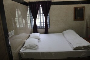 Desk - Srivari Lodge (Arcot)