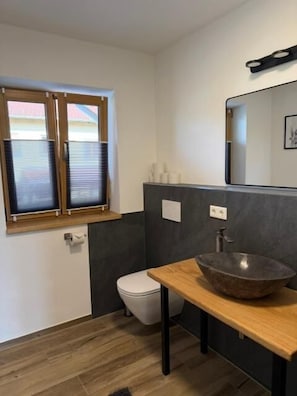 Bathroom - Vrbo Property (Grabenstätt)