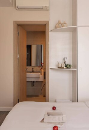 Ferros/tábuas de passar roupa, Wi-Fi, roupa de cama