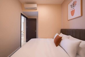Ferros/tábuas de passar roupa, Wi-Fi, roupa de cama