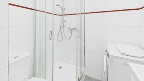 Suite estudio | Baño | Secadora de cabello y toallas 