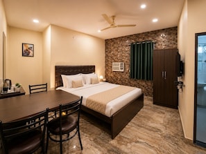Deluxe Double Room | WiFi (free) - Hotel Seventh Heaven (Kolkata)