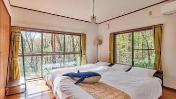 Escritorio, wifi gratis, ropa de cama