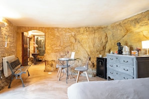 Room - Romantic Troglodyte Suite near Sarlat in the Dordogne (Vitrac)