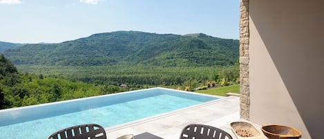 Familienvilla, 3 Schlafzimmer, Kamin (Villa Panorama Del Tartufo) | Speisen im Freien