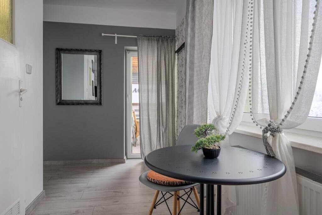 Deluxe tweepersoonskamer, balkon, uitzicht op de stad | Dineren