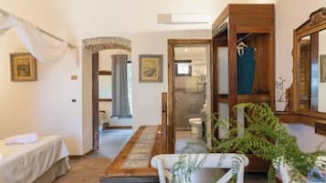 Habitación cuádruple estándar, patio, vista al jardín
