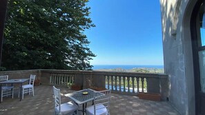 Outdoor dining - Villa Borgo Musolino (Sicilia)