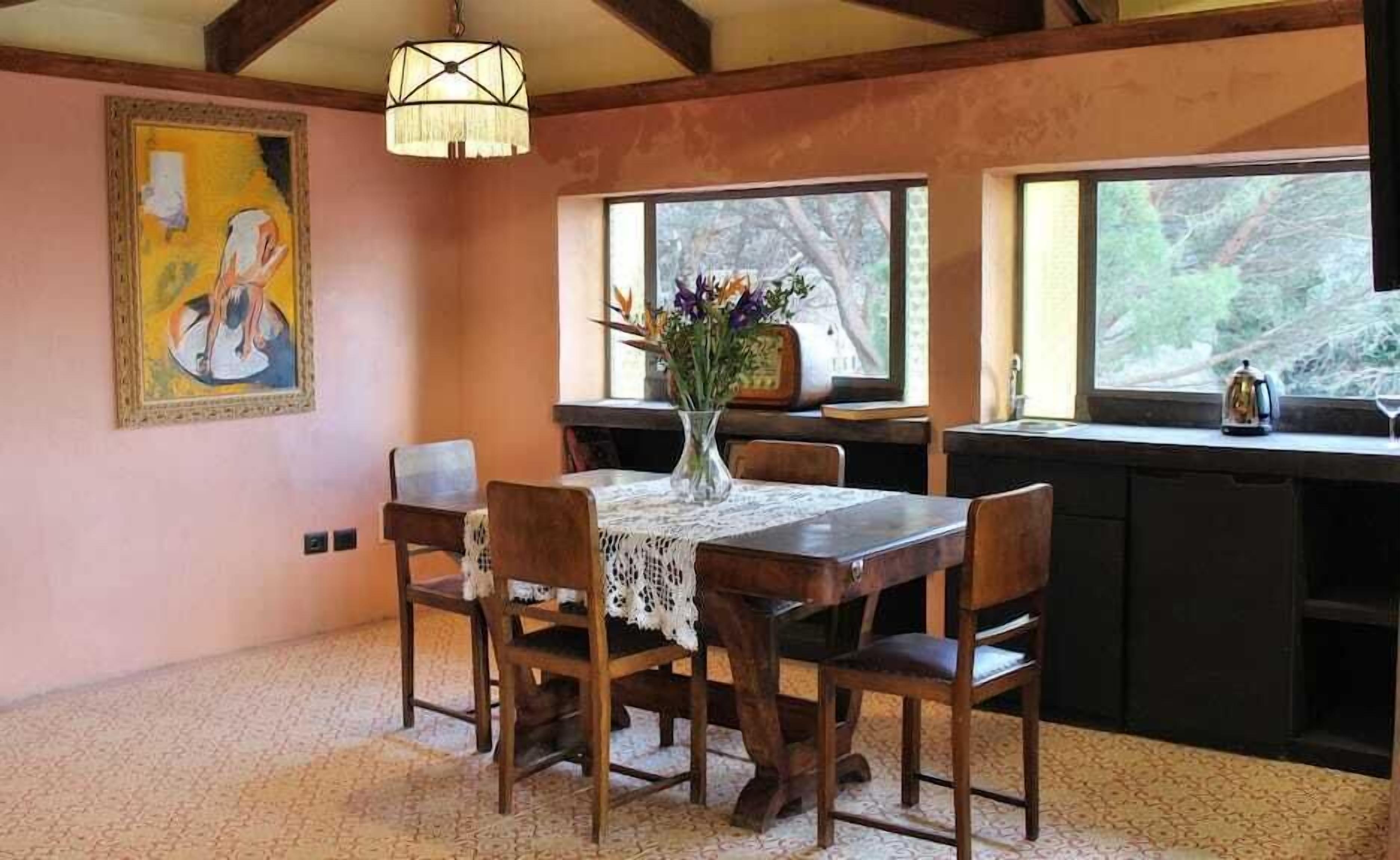 Luxury-Suite, eingeschränkter Meerblick | Schreibtisch, kostenloses WLAN, Bettwäsche