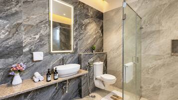 Deluxe Villa | Bathroom