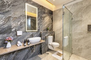 Deluxe Villa | Bathroom - ELIVAAS Signature Shourya Aravalli 4BHK (Udaipur)