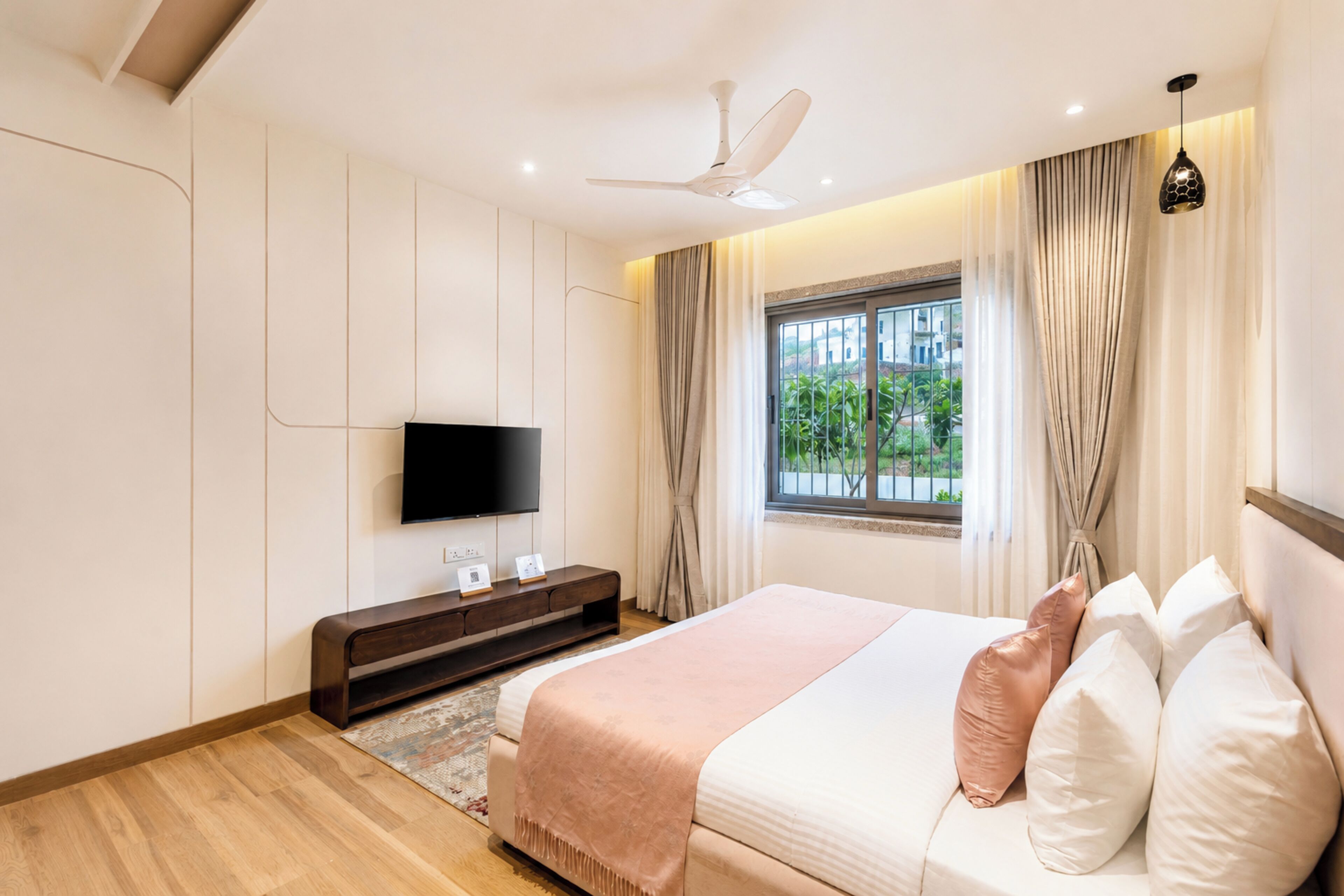 Deluxe Villa | Iron/ironing board, WiFi (free)