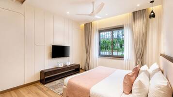 Deluxe Villa | Iron/ironing board, WiFi (free)