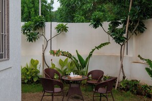 Tempat makan luar