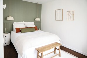 Room - Vrbo Property (Rueil-Malmaison)