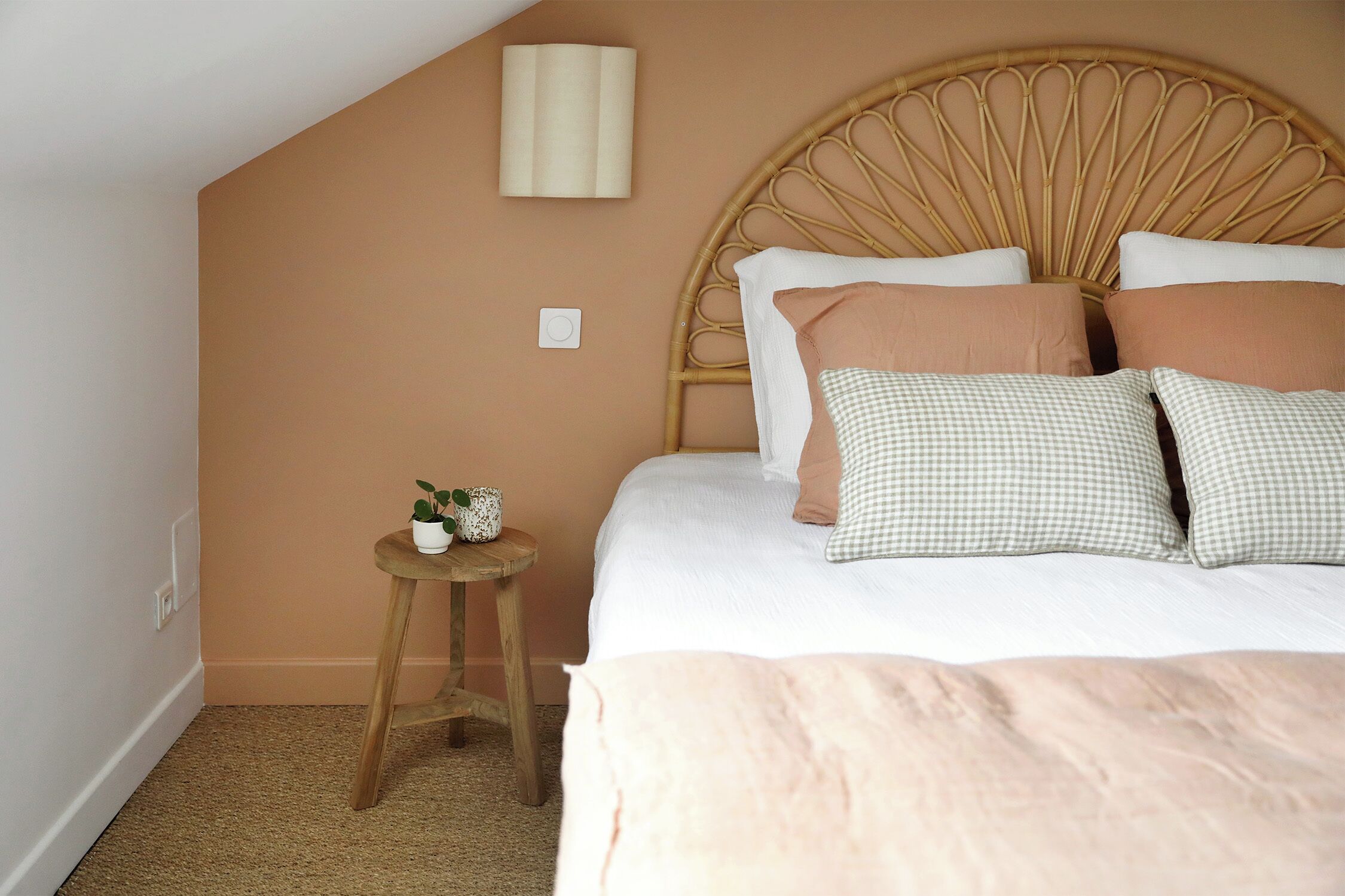 Iron/ironing board, Internet, bed sheets