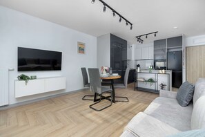 Living area - Cosy Apartment with a Balcony | Parking (Katowice)