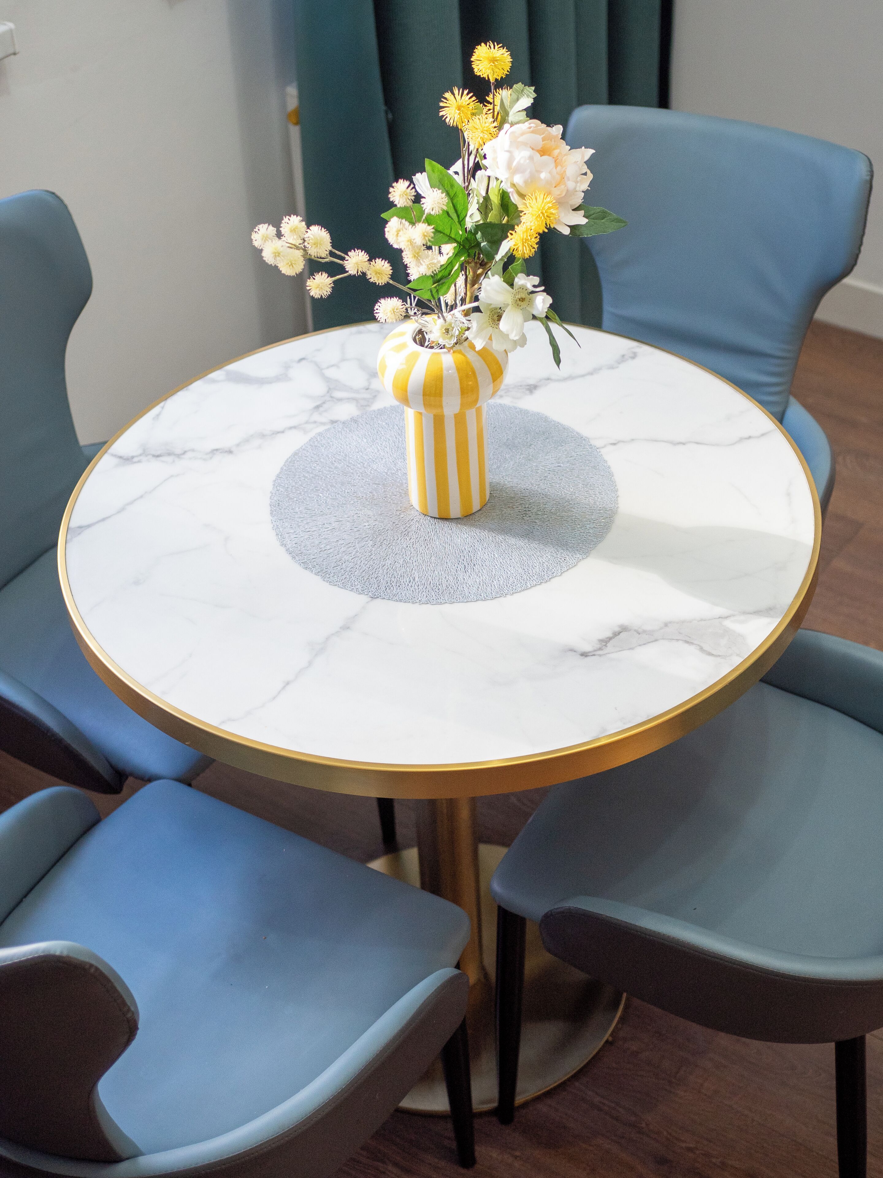 Comfort Apartment | Dining