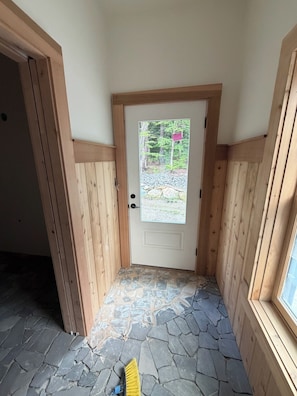 Interior - Luxury King Studio Suite Near Stowe Village & Mtn (Stowe)