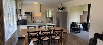 The Little Farmhouse - Pet Friendly with Magnificent Views