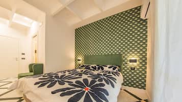 Escritorio, wifi y ropa de cama