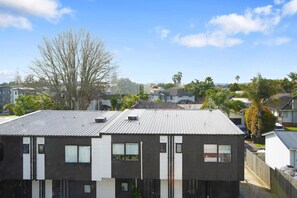 Unclassified image, 4 of 30, button - The Peninsula Retreat with Air-Con and Patio (Auckland West)