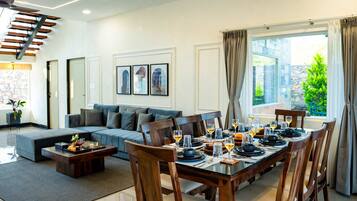 House | 6 bilik tidur