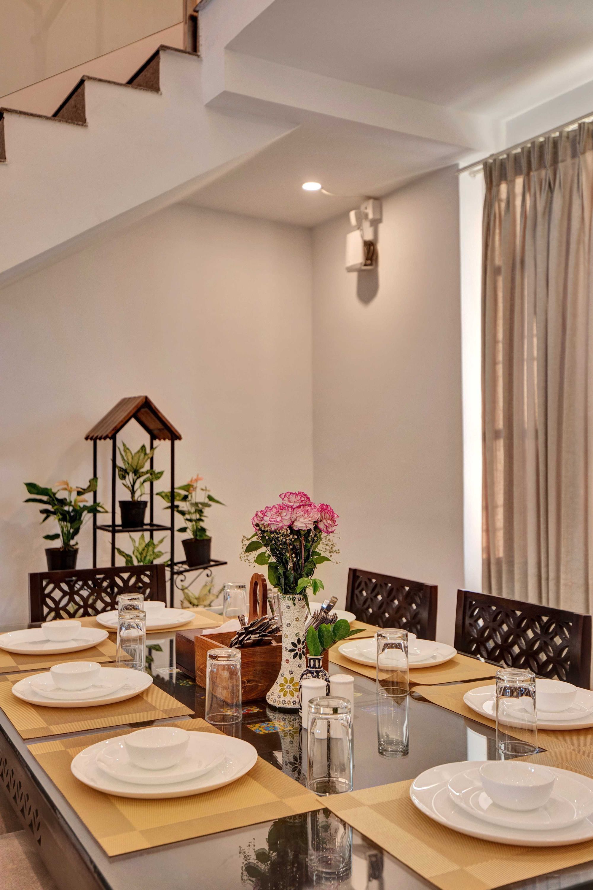 House | 5 bedrooms, high-speed internet