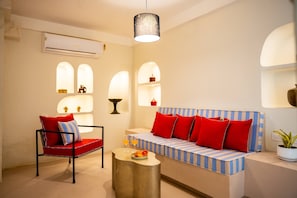 House | 5 bedrooms, Internet - The Blue Root by Viraalay - 5 Bed Heritage Home Villa in Udaipur (Udaipur)