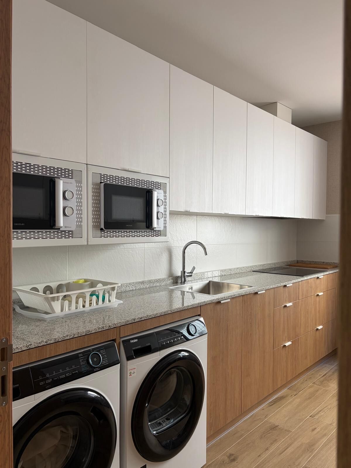 Deluxe Single Room | Private kitchen | Shared microwave