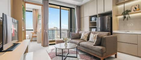Apartment, 2 Bedrooms, City View | Living area