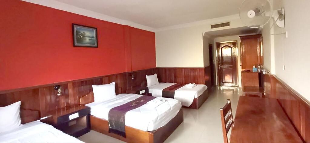 Standard Triple Room, City View