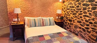 Los Castaños de Morla Cabin near the Teleno Mountains, sleeps 4