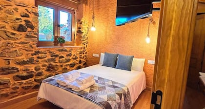 Los Castaños de Morla Cabin near the Teleno Mountains, sleeps 4