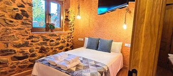 Los Castaños de Morla Cabin near the Teleno Mountains, sleeps 4
