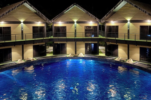 Kolam renang outdoor