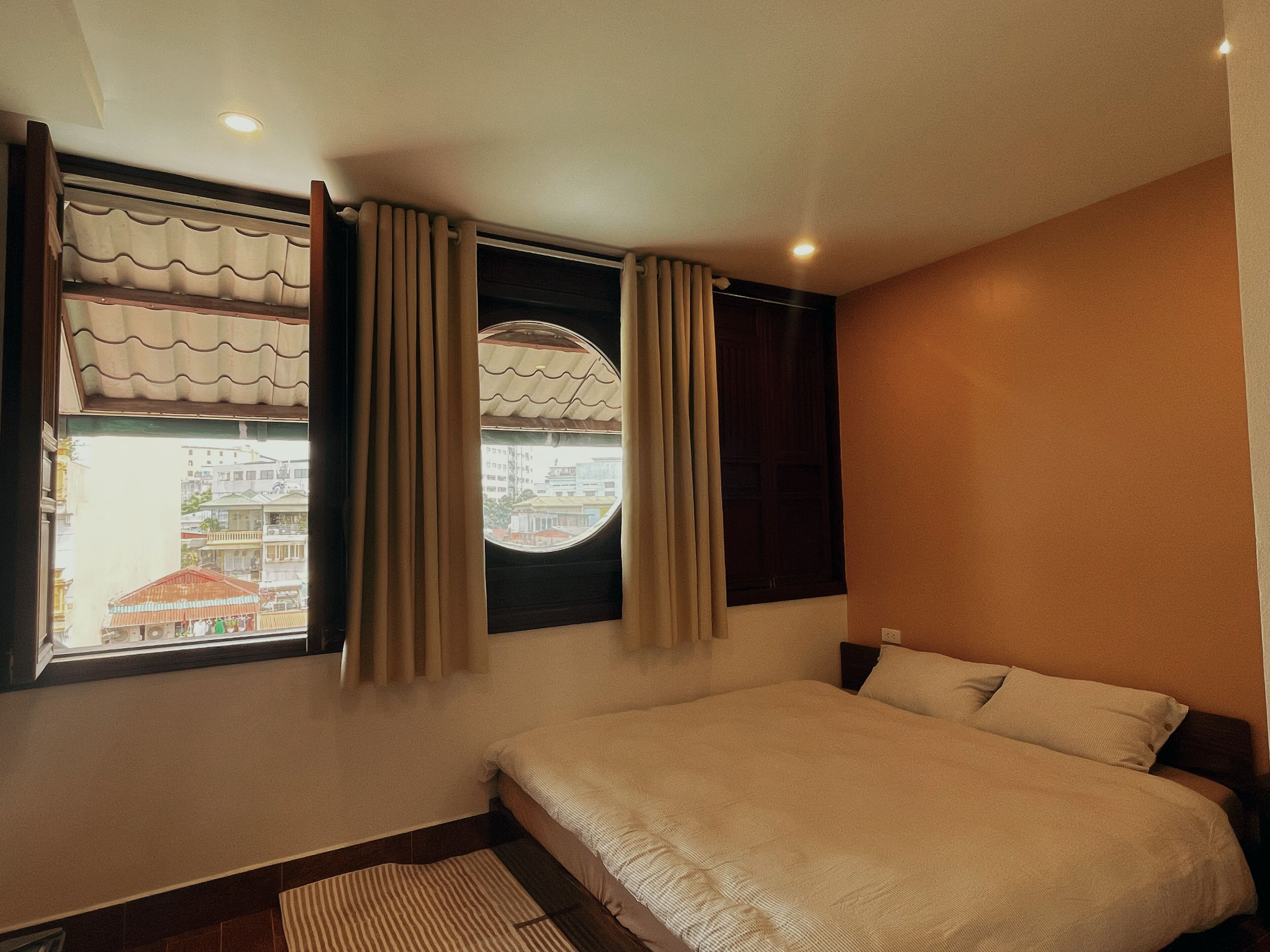 Deluxe Double Room, City View | Soundproofing, iron/ironing board (on request), WiFi (free)