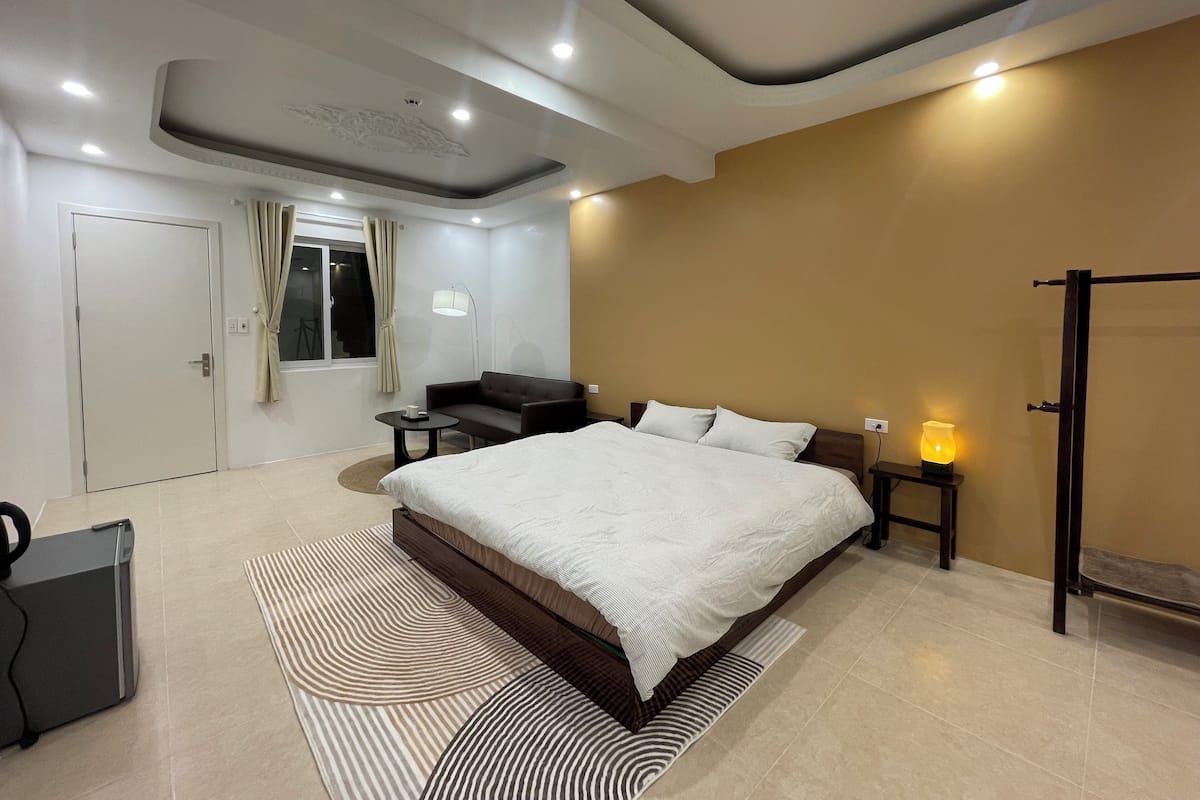 Executive Room, 1 King Bed, Private Bathroom