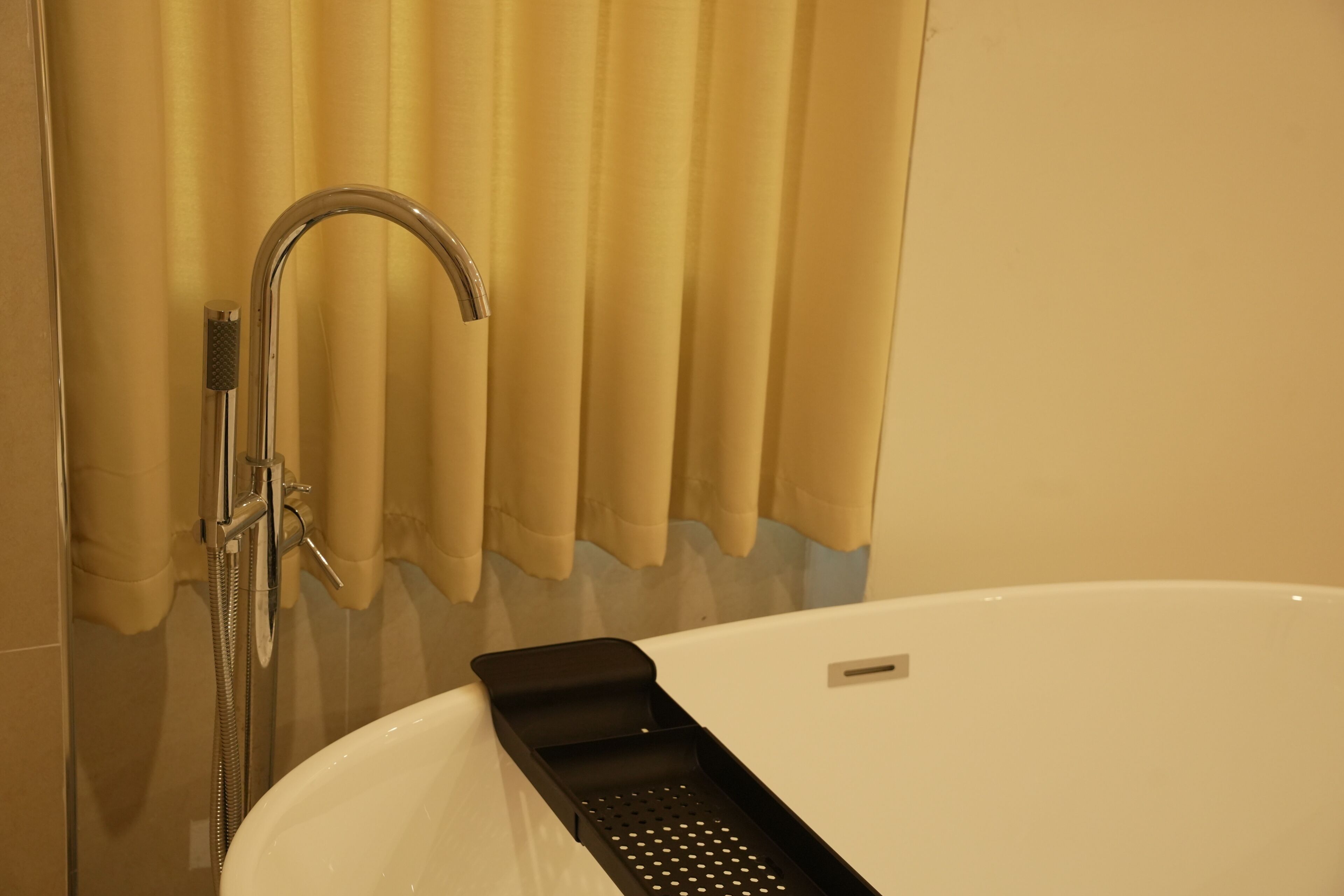 Premium Double Room, City View | Bathroom