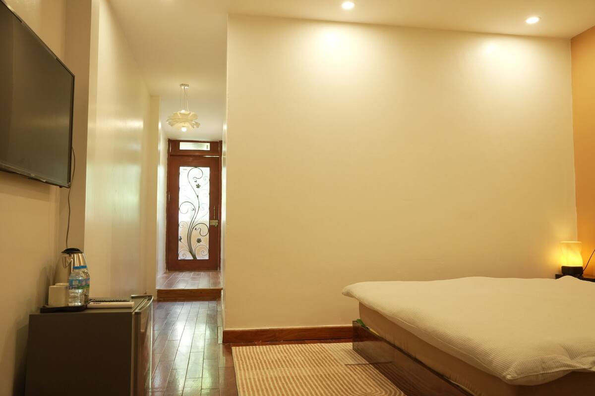 Executive Room, City View