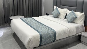 Deluxe Double Room, City View