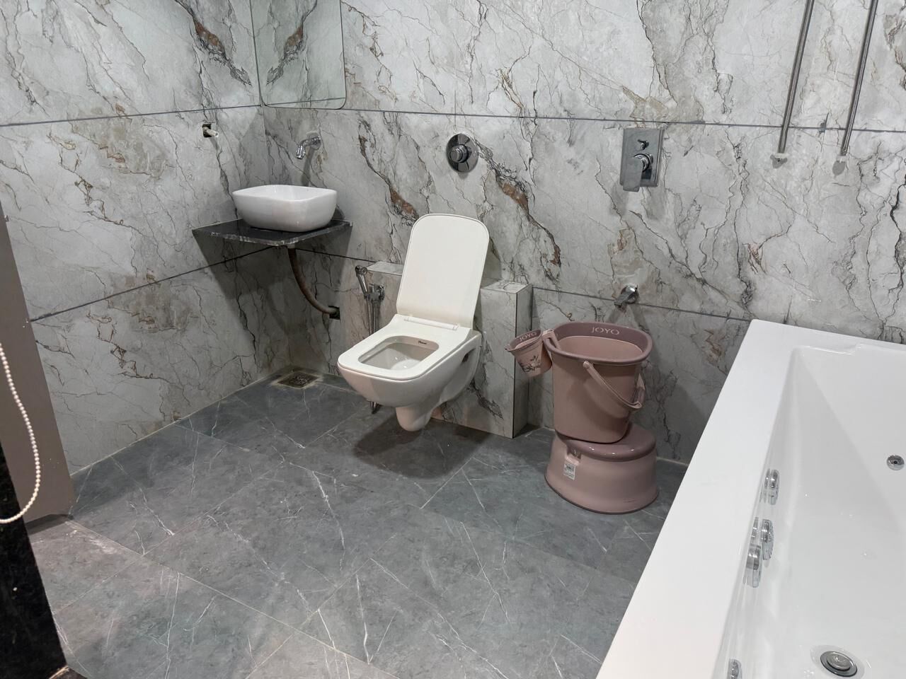 Deluxe Double Room, City View | Bathroom | Shower, free toiletries, slippers, towels