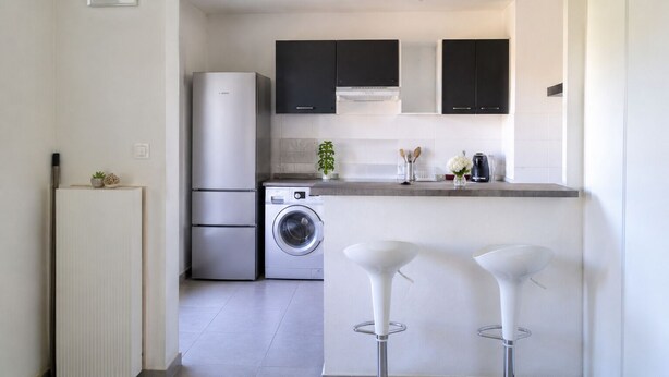 Private kitchen - Perle Lumineuse T2 Downtown, Comfortable, with Balcony (Saint-Priest)