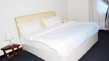 Doppelzimmer, Nichtraucher, Balkon | Zimmersafe, schallisolierte Zimmer, Bügeleisen/Bügelbrett