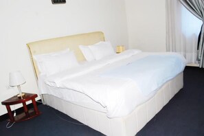Double Room, Non Smoking, Balcony | In-room safe, soundproofing, iron/ironing board, WiFi (free) - KAA HIGHWAY HOTEL (Mukono)